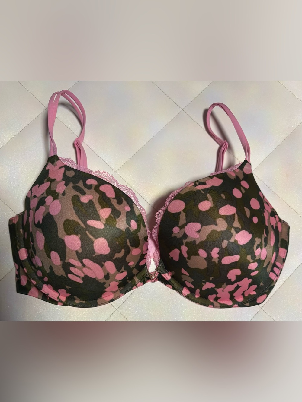 RARE Victoria’s Secret Very Sexy Pink Camo Push-Up Bra ✨ Size 36D